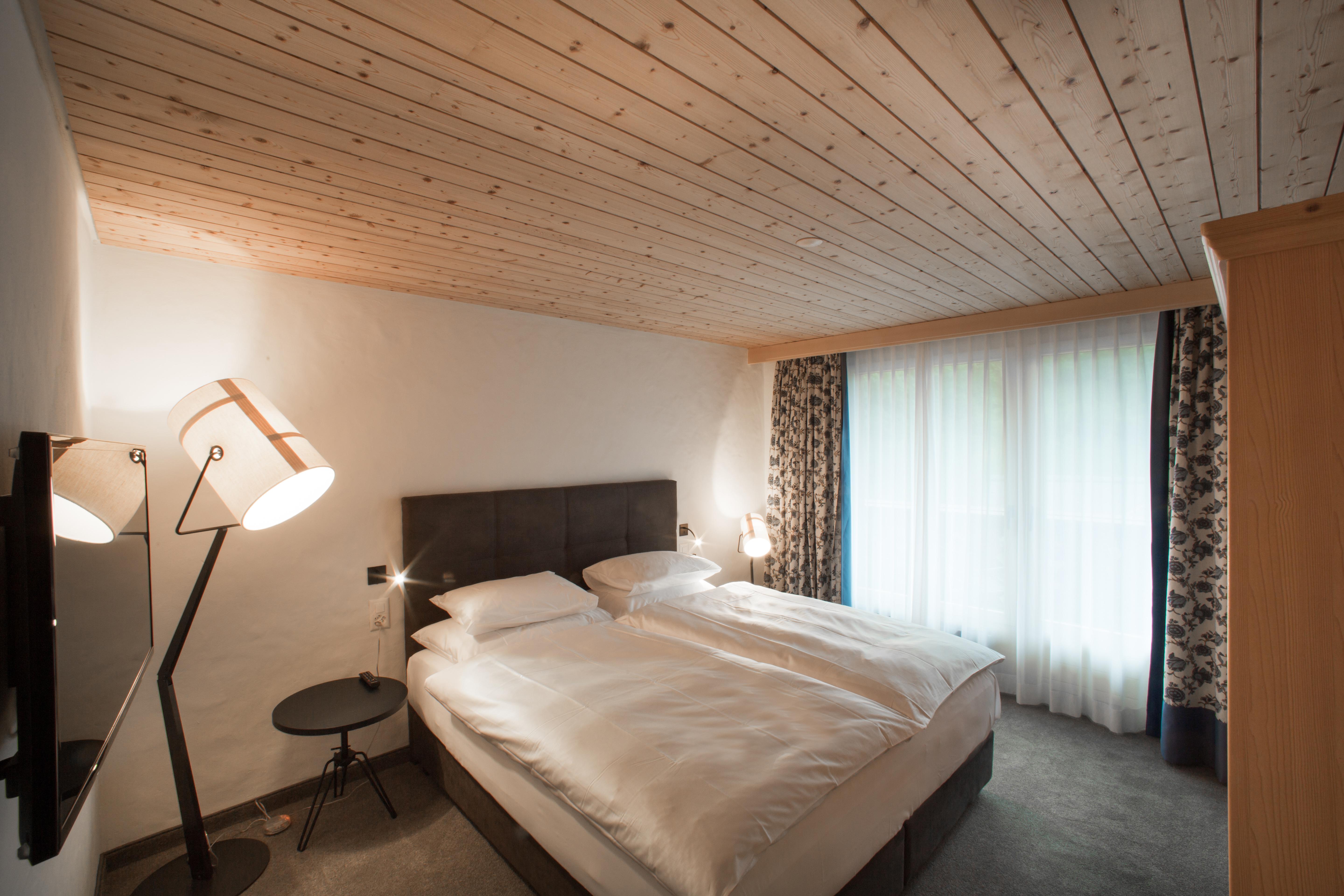 Bernerhof Swiss Quality Hotel Гштад Экстерьер фото